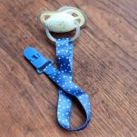 GRANATOWA W GWIAZDKI PRZYPINKA ZAWIESZKA DO SMOCZKA NA SMOCZEK Z KLIPSEM DLA CHŁOPCA DZIEWCZYNKI - 3