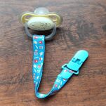 KOSMOS ZAWIESZKA DO SMOCZKA PRZYPINKA NA SMOCZEK Z KLIPSEM TASIEMKA DLA CHŁOPCA - 2