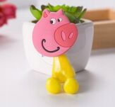 ŚWINKA WIESZAK UCHWYT BEZINWAZYJNY NA SZCZOTECZKĘ SZCZOTKĘ DO MYCIA ZĘBÓW DLA DZIECKA NA PRZYSSAWKĘ BEZ WIERCENIA - 2