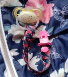 W RÓŻE PRZYPINKA ZAWIESZKA DO SMOCZKA NA SMOCZEK TASIEMKA Z KLIPSEM W KWIATKI - 5