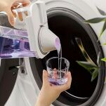 ZAMYKANY POJEMNIK ORGANIZER ŁAZIENKOWY PUDEŁKO NA PROSZEK DO PRANIA PŁYN DO PŁUKANIA DETERGENTY KAPSUŁKI Z MIARKĄ DOZOWNIKIEM 1800ml 1,8L - 7