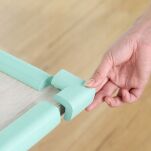 OCHRANIACZ MIĘKKA TAŚMA MEBLOWA PIANKOWA PIANKA OCHRONNA NA MEBLE NAROŻNIKI ROGI STOŁU KANTY 8MM KREMOWA - 4